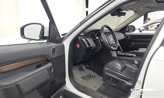 Land Rover Discovery 2017 3.0 автомат (гидро), миниатюра 10