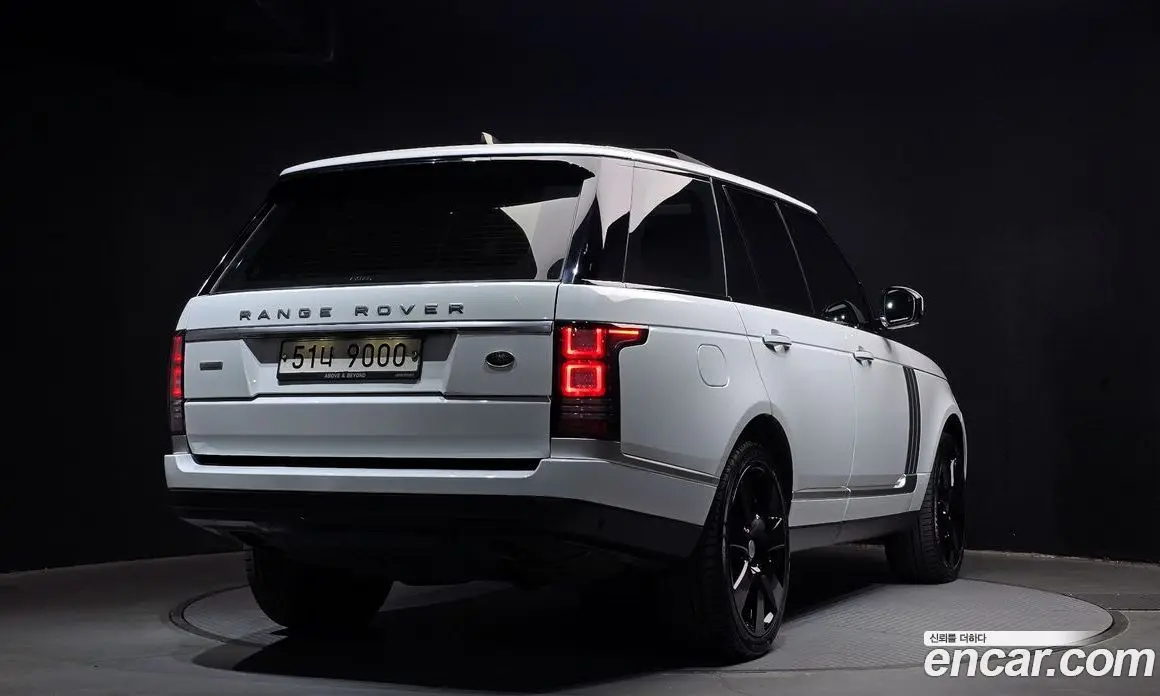 Land Rover Range Rover 2017 4.4 автомат (гидро), фото 2 Land Rover Range Rover 2017 4.4 автомат (гидро), фото 2