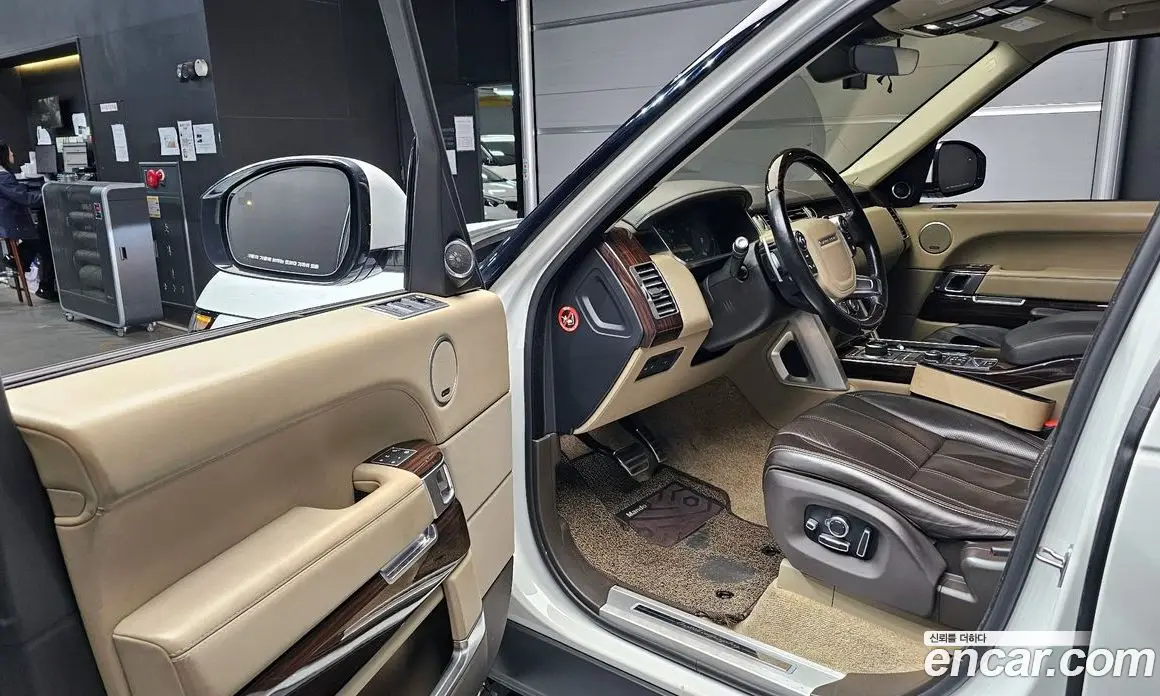 Land Rover Range Rover 2017 4.4 автомат (гидро), фото 10 Land Rover Range Rover 2017 4.4 автомат (гидро), фото 10