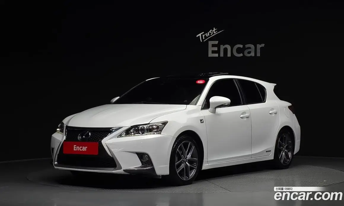 Lexus CT200h 2014 1.8 автомат (гидро), фото 1 Lexus CT200h 2014 1.8 автомат (гидро), фото 1