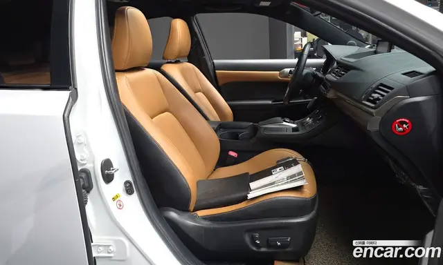 Lexus CT200h 2014 1.8 автомат (гидро), миниатюра 11 Lexus CT200h 2014 1.8 автомат (гидро), миниатюра 11