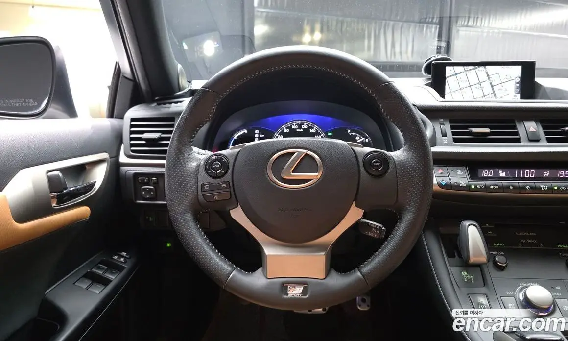 Lexus CT200h 2014 1.8 автомат (гидро), фото 13 Lexus CT200h 2014 1.8 автомат (гидро), фото 13