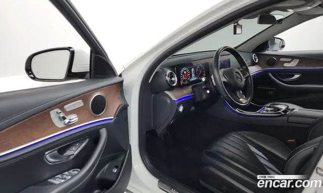 Mercedes-Benz E-Class 2016 2.0 автомат (гидро), миниатюра 10