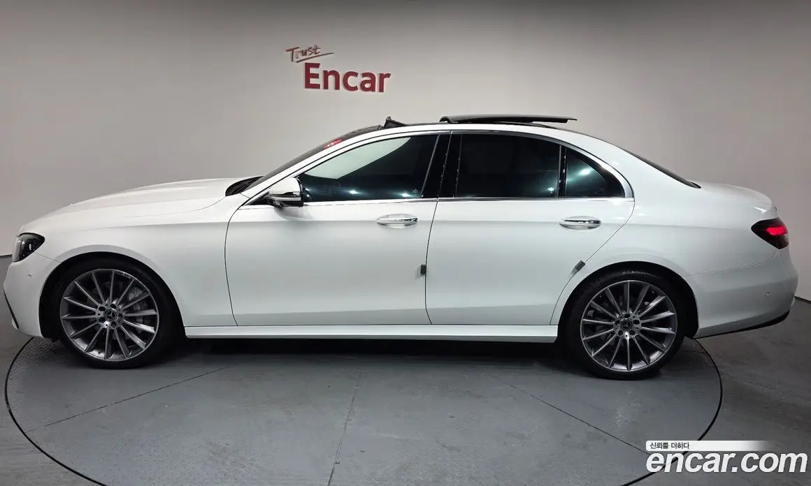 Mercedes-Benz E-Class 2022 2.0 автомат (гидро), фото 19