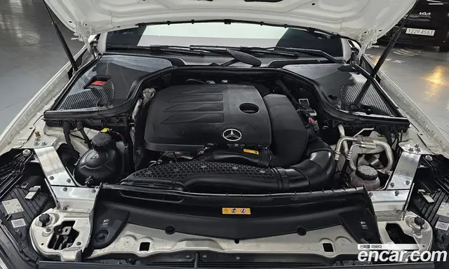 Mercedes-Benz E-Class 2022 2.0 автомат (гидро), миниатюра 5
