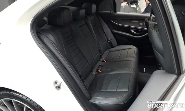 Mercedes-Benz E-Class 2022 2.0 автомат (гидро), миниатюра 10