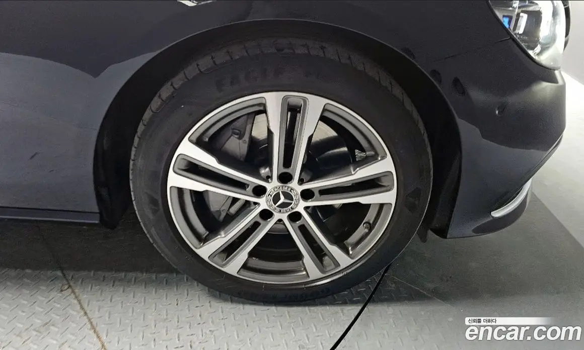 Mercedes-Benz E-Class 2022 2.0 автомат (гидро), фото 5 Mercedes-Benz E-Class 2022 2.0 автомат (гидро), фото 5
