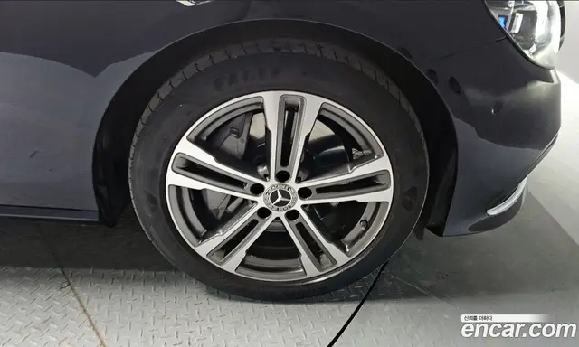Mercedes-Benz E-Class 2022 2.0 автомат (гидро), миниатюра 5 Mercedes-Benz E-Class 2022 2.0 автомат (гидро), миниатюра 5