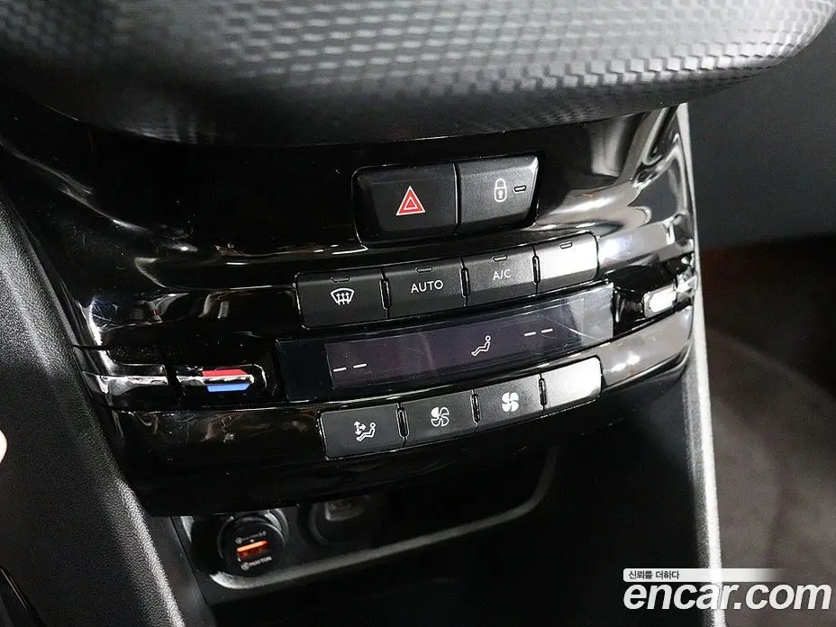 Peugeot 2008 2015 1.6 автомат (гидро), фото 15 Peugeot 2008 2015 1.6 автомат (гидро), фото 15