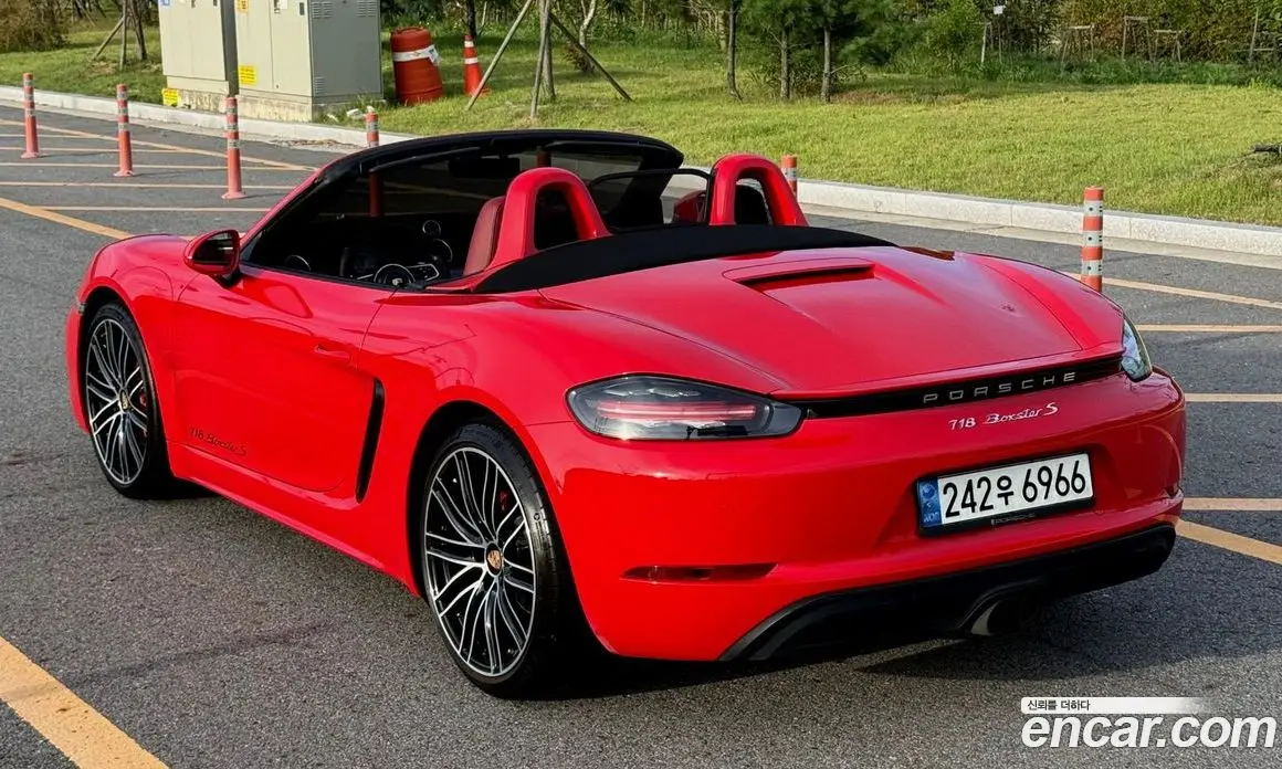 Porsche 718 2016 2.5 автомат (гидро), фото 5 Porsche 718 2016 2.5 автомат (гидро), фото 5