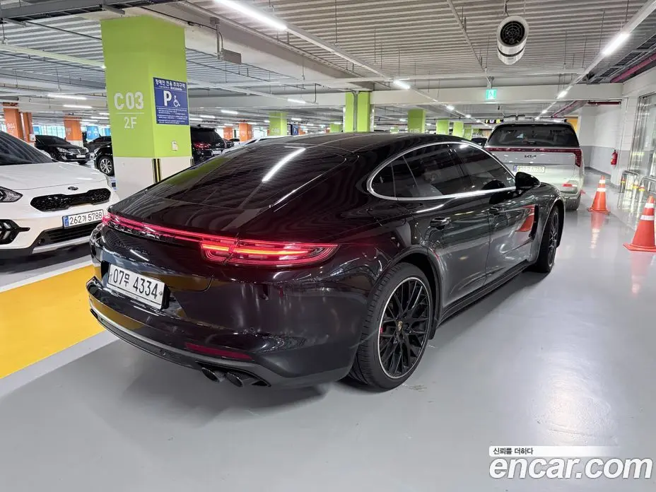 Porsche Panamera 2018 4.0 автомат (гидро), фото 4 Porsche Panamera 2018 4.0 автомат (гидро), фото 4