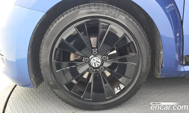 Volkswagen Beatle 2013 2.0 автомат (гидро), миниатюра 5 Volkswagen Beatle 2013 2.0 автомат (гидро), миниатюра 5
