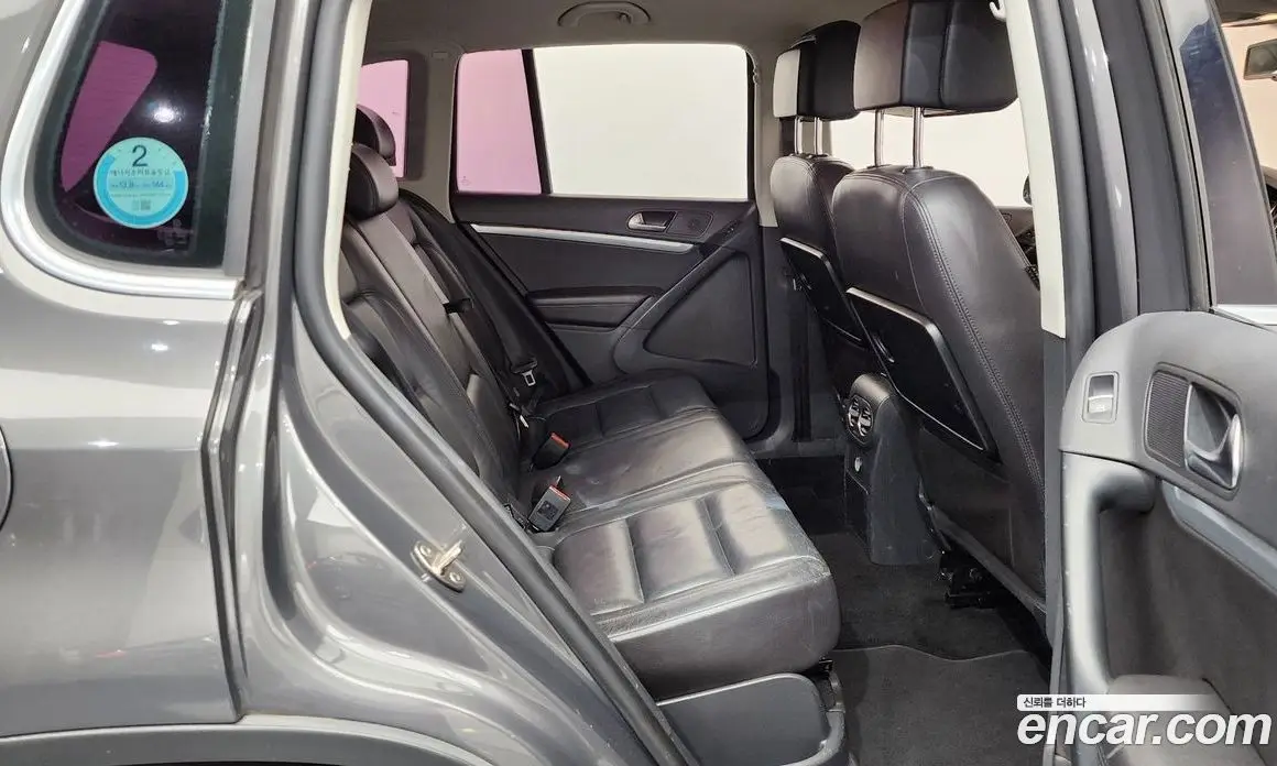 Volkswagen Tiguan 2015 2.0 автомат (гидро), фото 12 Volkswagen Tiguan 2015 2.0 автомат (гидро), фото 12