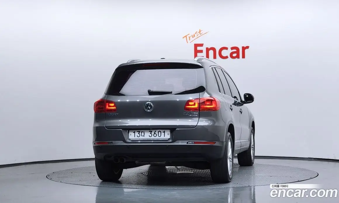 Volkswagen Tiguan 2015 2.0 автомат (гидро), фото 4 Volkswagen Tiguan 2015 2.0 автомат (гидро), фото 4