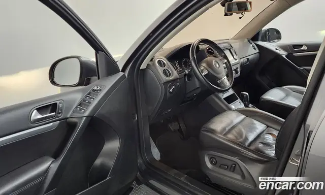 Volkswagen Tiguan 2015 2.0 автомат (гидро), миниатюра 10 Volkswagen Tiguan 2015 2.0 автомат (гидро), миниатюра 10