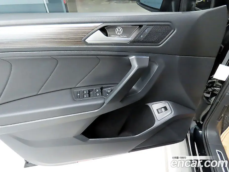 Volkswagen Tiguan 2022 2.0 автомат (гидро), фото 14