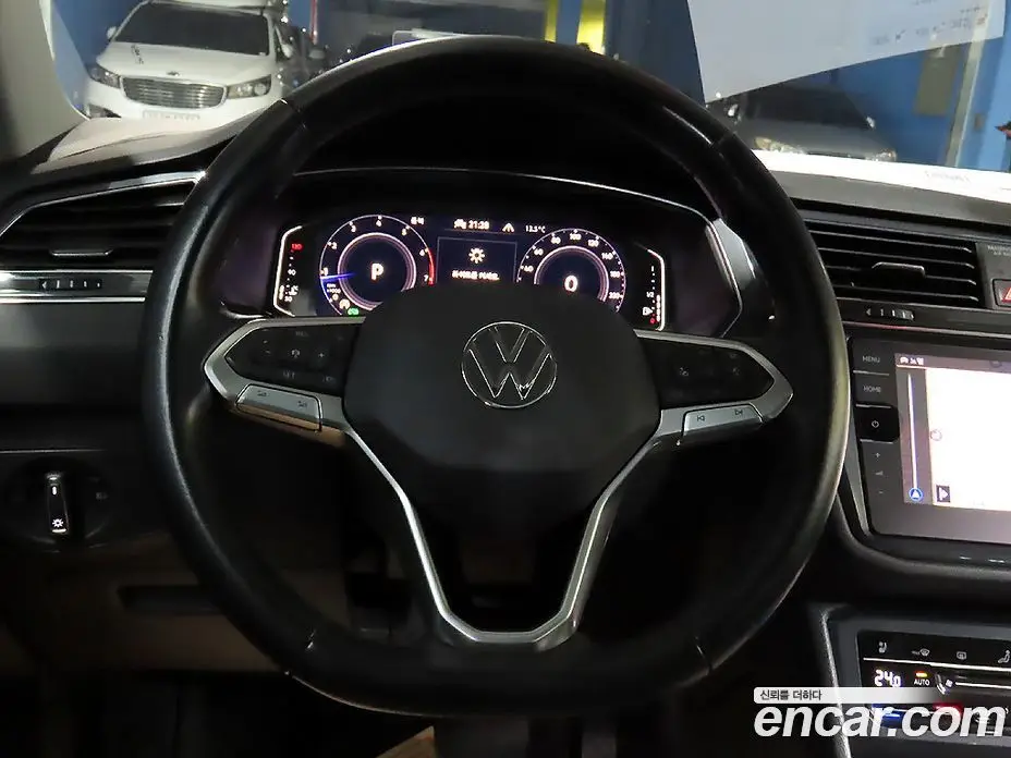 Volkswagen Tiguan 2022 2.0 автомат (гидро), фото 10
