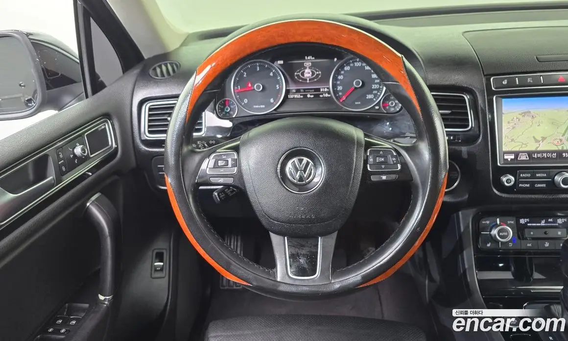 Volkswagen Touareg 2016 3.0 автомат (гидро), фото 13