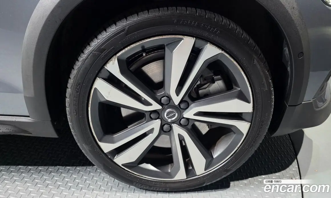 Volvo V60 2019 2.0 автомат (гидро), фото 5 Volvo V60 2019 2.0 автомат (гидро), фото 5