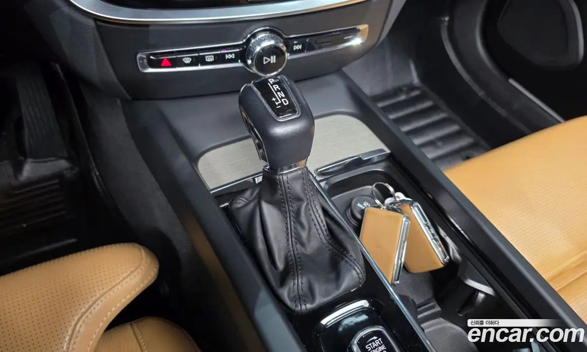 Volvo V60 2019 2.0 автомат (гидро), фото 9 Volvo V60 2019 2.0 автомат (гидро), фото 9