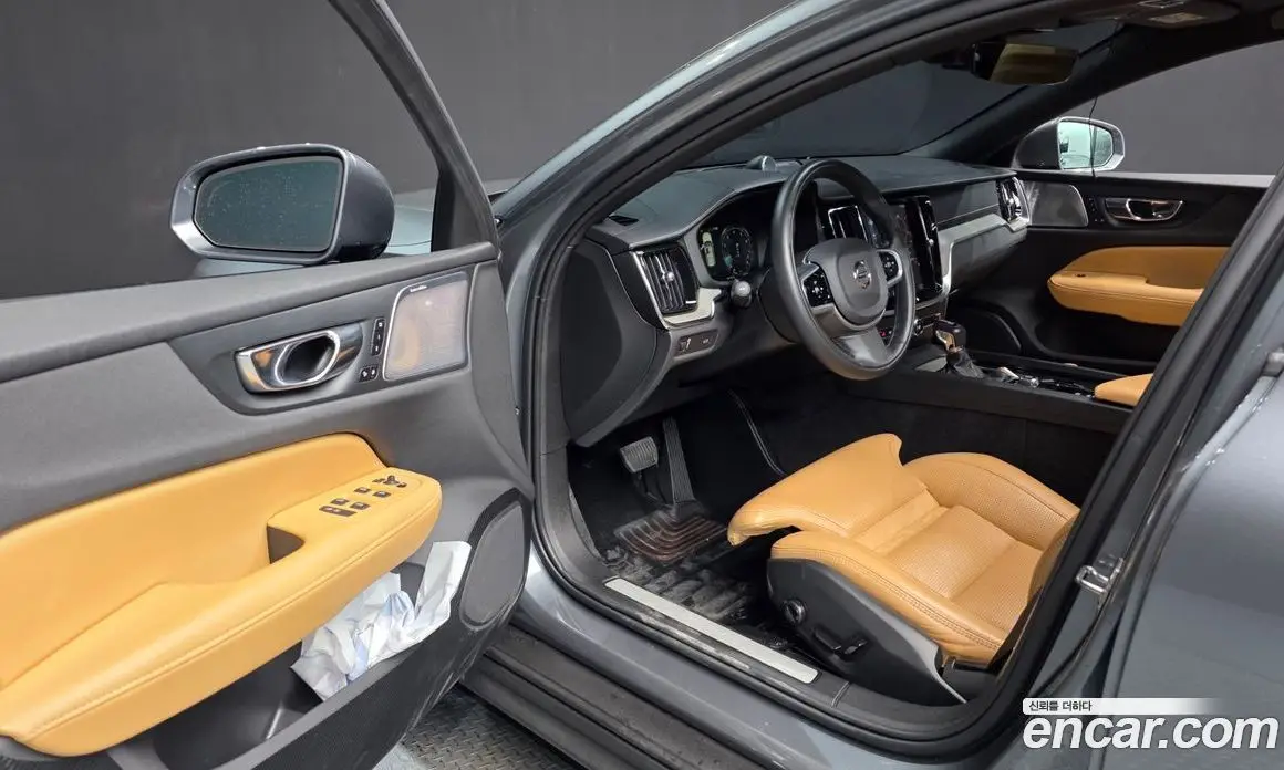 Volvo V60 2019 2.0 автомат (гидро), фото 10 Volvo V60 2019 2.0 автомат (гидро), фото 10
