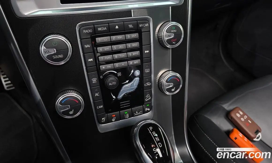 Volvo XC60 2015 3.0 автомат (гидро), фото 15