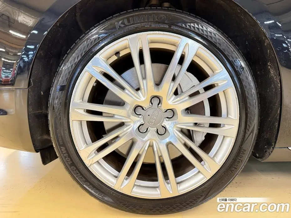 Audi A8 2012 4.2 автомат (гидро), фото 5 Audi A8 2012 4.2 автомат (гидро), фото 5