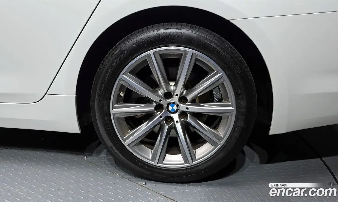 BMW 5 серия 2018 2.0 автомат (гидро), фото 5