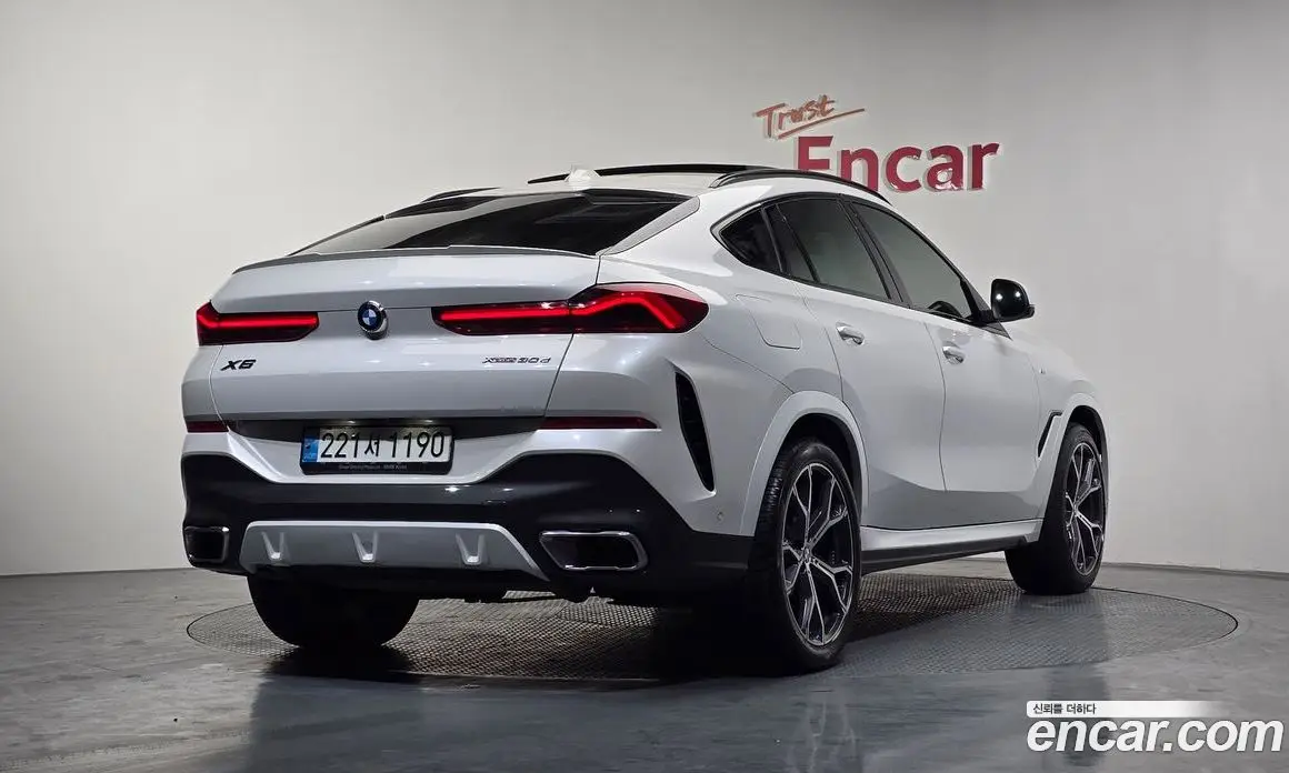 BMW X6 2022 3.0 автомат (гидро), фото 1 BMW X6 2022 3.0 автомат (гидро), фото 1