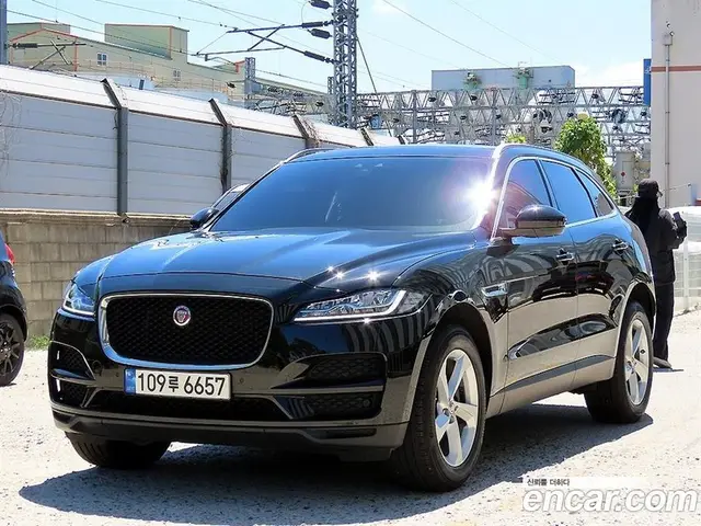 Jaguar F-Pace 2019 2.0 автомат (гидро), миниатюра 2