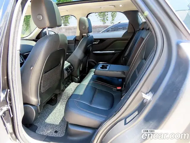 Jaguar F-Pace 2019 2.0 автомат (гидро), миниатюра 6