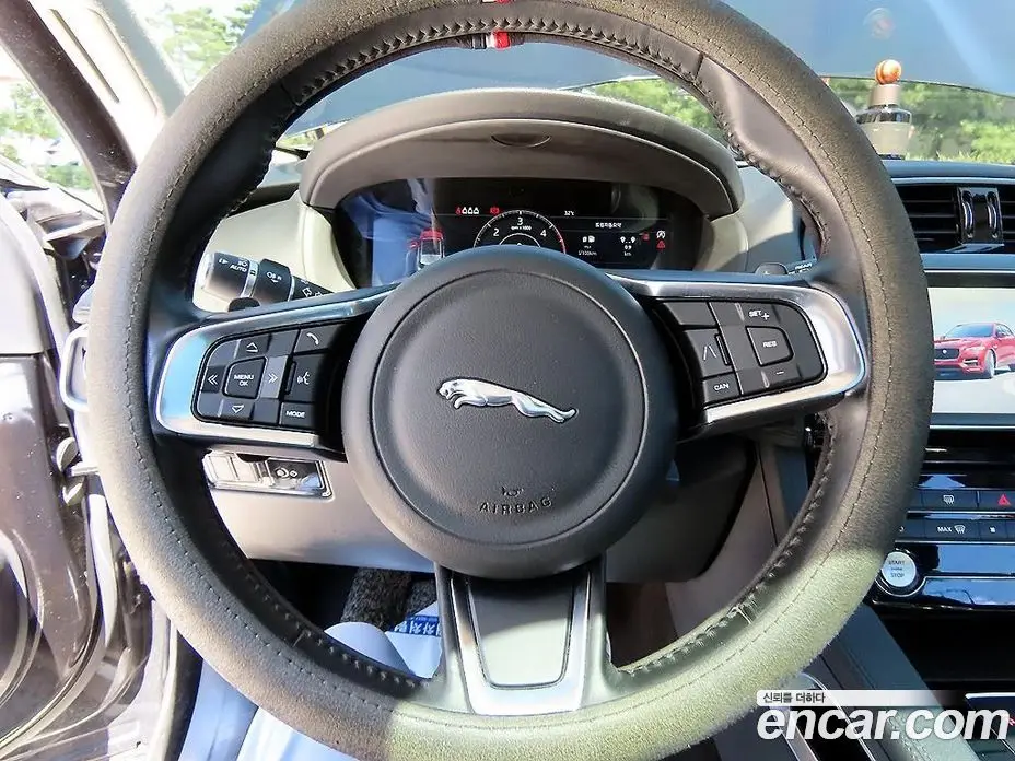 Jaguar F-Pace 2019 2.0 автомат (гидро), фото 8