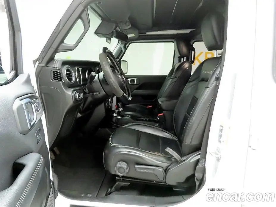 Jeep Wrangler 2022 2.0 автомат (гидро), фото 12 Jeep Wrangler 2022 2.0 автомат (гидро), фото 12