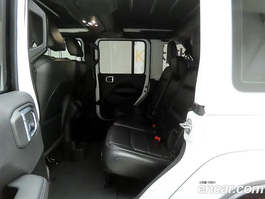 Jeep Wrangler 2022 2.0 автомат (гидро), фото 13 Jeep Wrangler 2022 2.0 автомат (гидро), фото 13