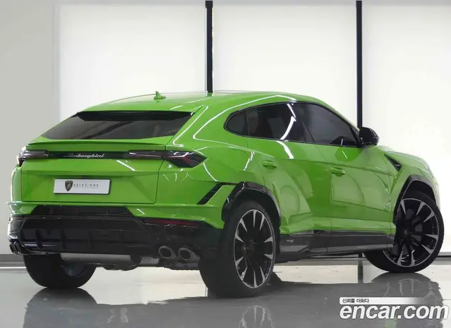 Lamborghini Urus 2024 4.0 автомат (гидро), миниатюра 3