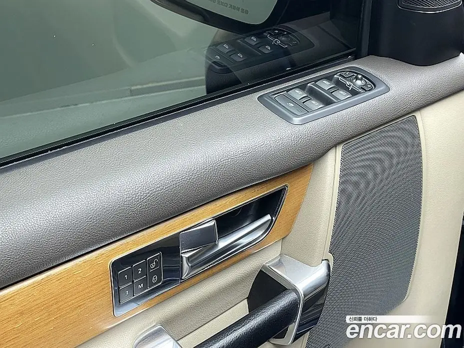 Land Rover Discovery 2015 3.0 автомат (гидро), фото 20