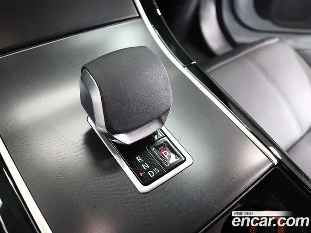 Land Rover Range Rover Velar 2026 2.0 автомат (гидро), миниатюра 9 Land Rover Range Rover Velar 2026 2.0 автомат (гидро), миниатюра 9