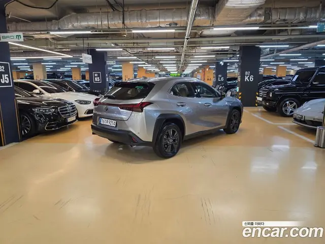 Lexus UX 2025 2.0 автомат (вариатор), миниатюра 2 Lexus UX 2025 2.0 автомат (вариатор), миниатюра 2