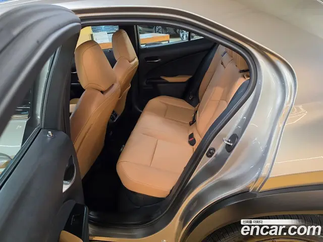 Lexus UX 2025 2.0 автомат (вариатор), миниатюра 11 Lexus UX 2025 2.0 автомат (вариатор), миниатюра 11