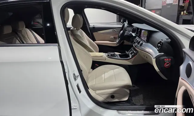 Mercedes-Benz E-Class 2020 2.0 автомат (гидро), миниатюра 11