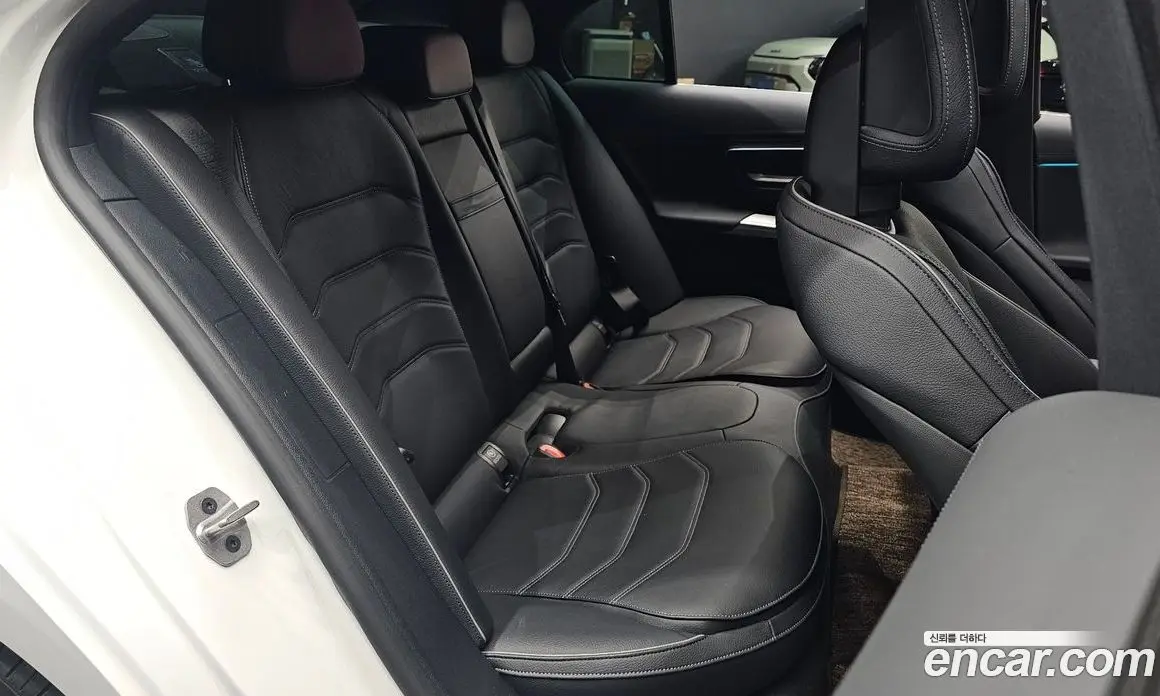 Mercedes-Benz E-Class 2024 2.0 автомат (гидро), фото 11
