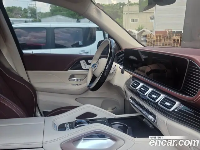 Mercedes-Benz GLS-Class 2025 4.0 автомат (гидро), миниатюра 12