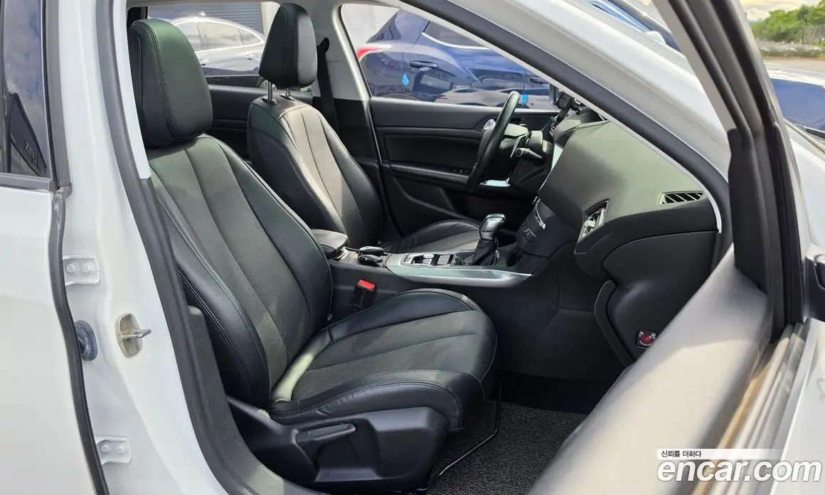 Peugeot 308 2017 1.6 автомат (гидро), фото 11 Peugeot 308 2017 1.6 автомат (гидро), фото 11