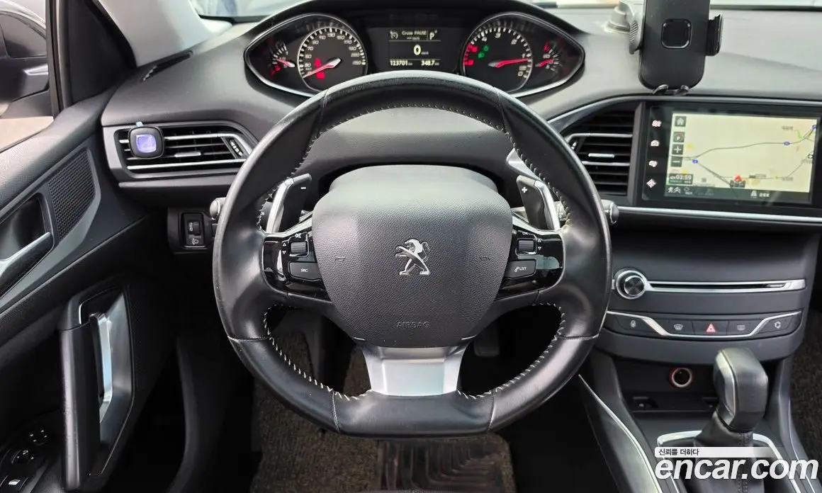 Peugeot 308 2017 1.6 автомат (гидро), фото 13 Peugeot 308 2017 1.6 автомат (гидро), фото 13