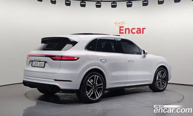 Porsche Cayenne 2020 4.0 автомат (гидро), миниатюра 2
