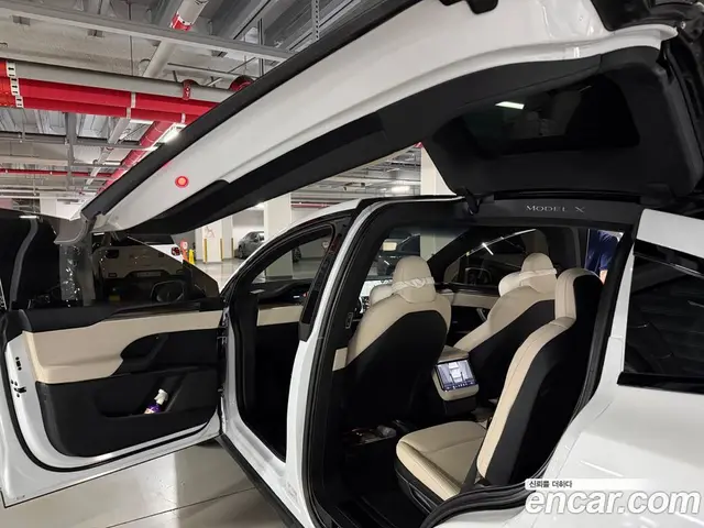 Tesla Model X 2023 автомат (гидро), миниатюра 4 Tesla Model X 2023 автомат (гидро), миниатюра 4