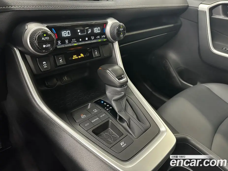 Toyota RAV4 2025 2.5 автомат (вариатор), фото 9