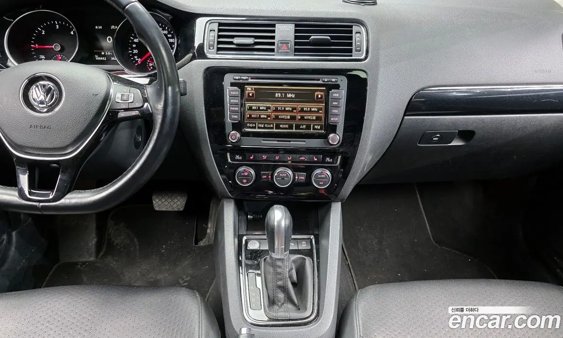 Volkswagen Jetta 2015 2.0 автомат (гидро), фото 14 Volkswagen Jetta 2015 2.0 автомат (гидро), фото 14