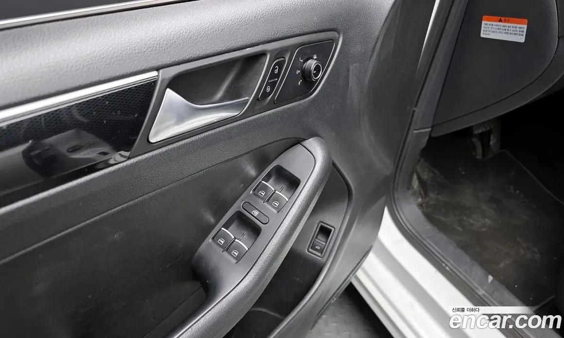 Volkswagen Jetta 2015 2.0 автомат (гидро), фото 18 Volkswagen Jetta 2015 2.0 автомат (гидро), фото 18