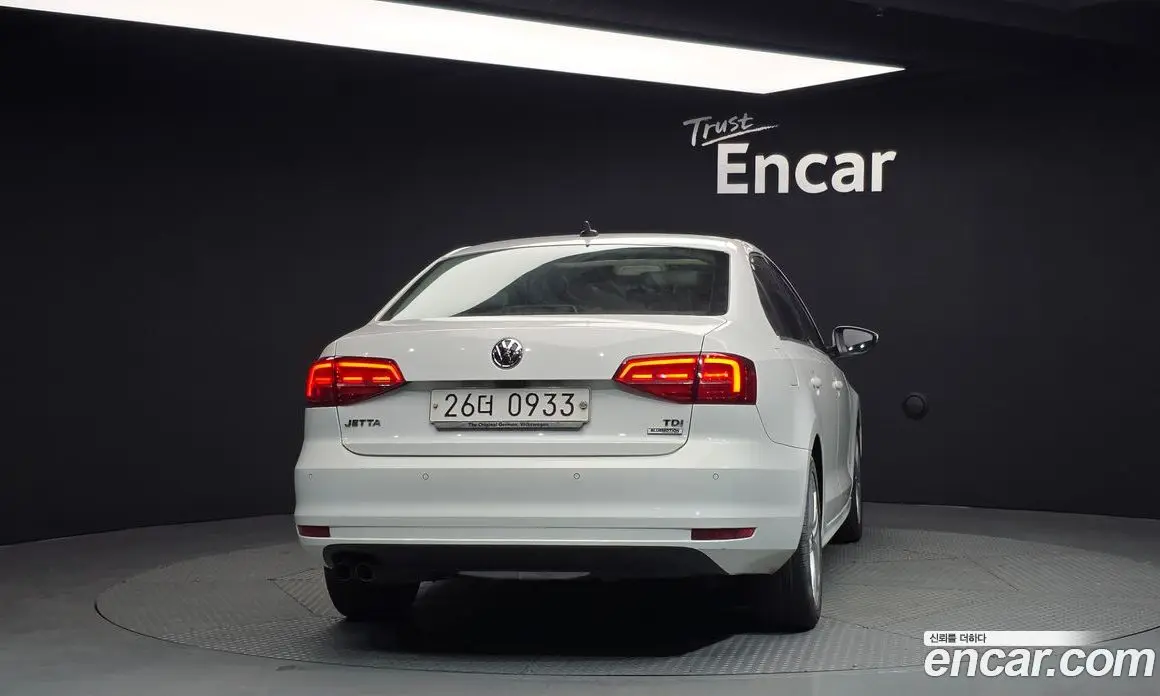 Volkswagen Jetta 2015 2.0 автомат (гидро), фото 4 Volkswagen Jetta 2015 2.0 автомат (гидро), фото 4